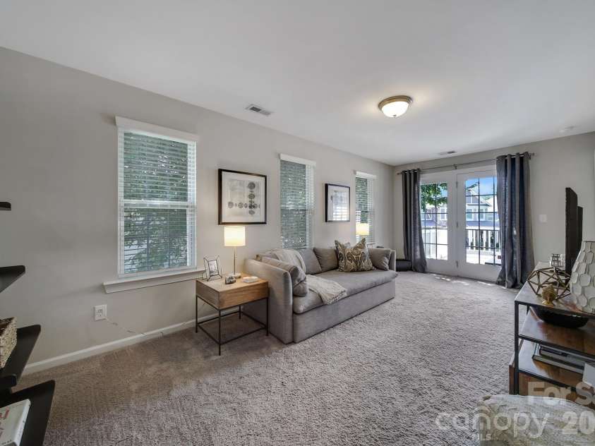6658 Berewick Commons Parkway, Charlotte, NC 28278.  MLS# CAR4400971, YatesRealty ID 35740. 