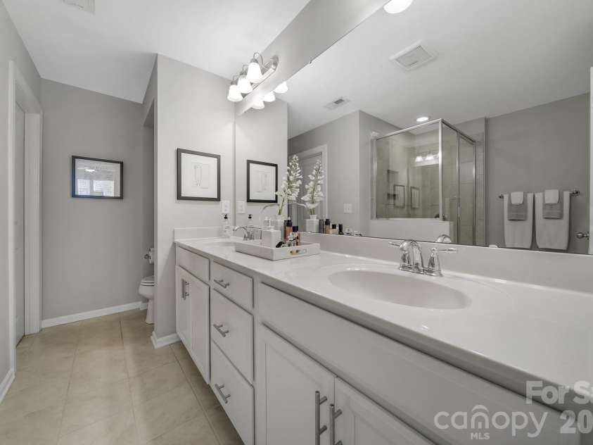 6658 Berewick Commons Parkway, Charlotte, NC 28278.  MLS# CAR4400971, YatesRealty ID 35740. 