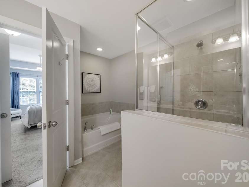 6658 Berewick Commons Parkway, Charlotte, NC 28278.  MLS# CAR4400971, YatesRealty ID 35740. 