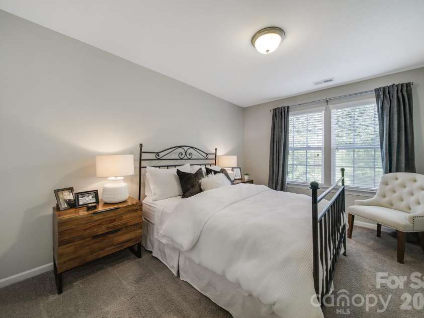 6658 Berewick Commons Parkway, Charlotte, NC 28278.  MLS# CAR4400971, YatesRealty ID 35740. 