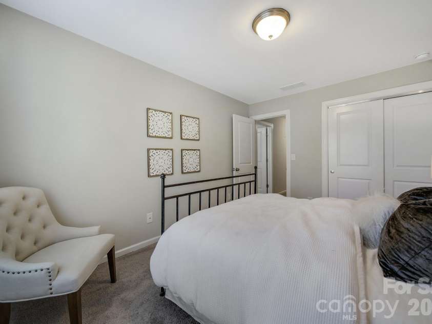 6658 Berewick Commons Parkway, Charlotte, NC 28278.  MLS# CAR4400971, YatesRealty ID 35740. 