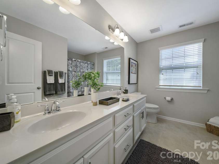 6658 Berewick Commons Parkway, Charlotte, NC 28278.  MLS# CAR4400971, YatesRealty ID 35740. 