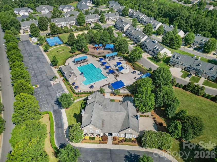 6658 Berewick Commons Parkway, Charlotte, NC 28278.  MLS# CAR4400971, YatesRealty ID 35740. 