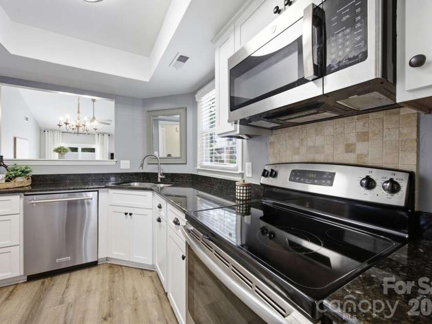 9126 Vicksburg Park Court, Charlotte, NC 28210.  MLS# CAR4400721, YatesRealty ID 35742. 