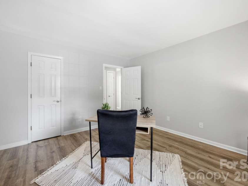 9126 Vicksburg Park Court, Charlotte, NC 28210.  MLS# CAR4400721, YatesRealty ID 35742. 
