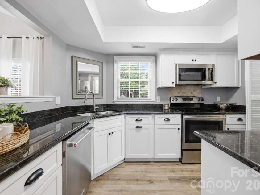 9126 Vicksburg Park Court, Charlotte, NC 28210.  MLS# CAR4400721, YatesRealty ID 35742. 