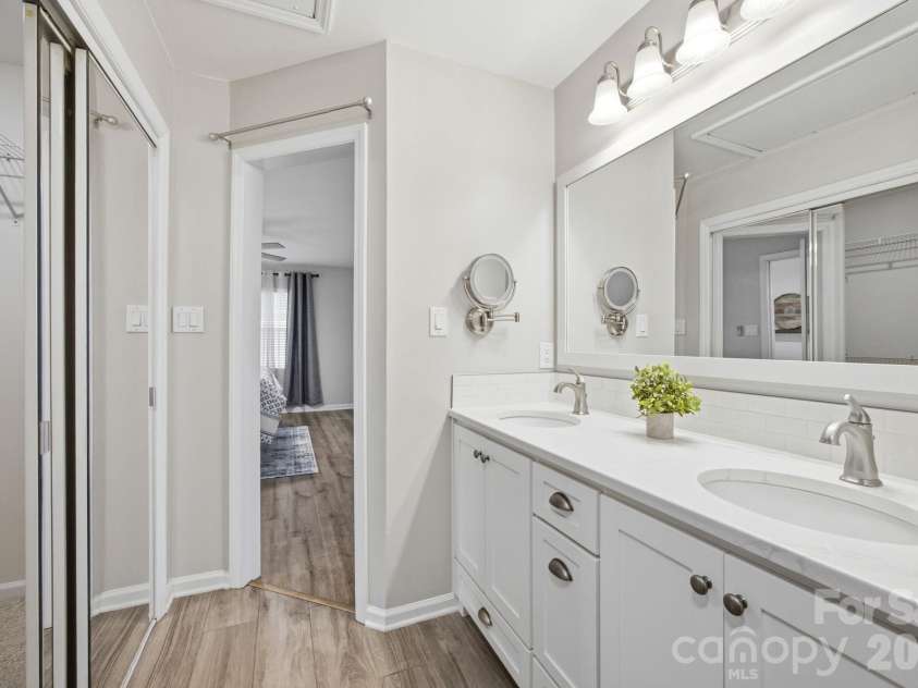 9126 Vicksburg Park Court, Charlotte, NC 28210.  MLS# CAR4400721, YatesRealty ID 35742. 