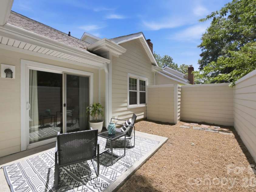 9126 Vicksburg Park Court, Charlotte, NC 28210.  MLS# CAR4400721, YatesRealty ID 35742. 