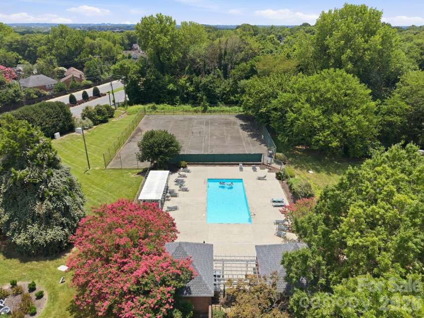 9126 Vicksburg Park Court, Charlotte, NC 28210.  MLS# CAR4400721, YatesRealty ID 35742. 