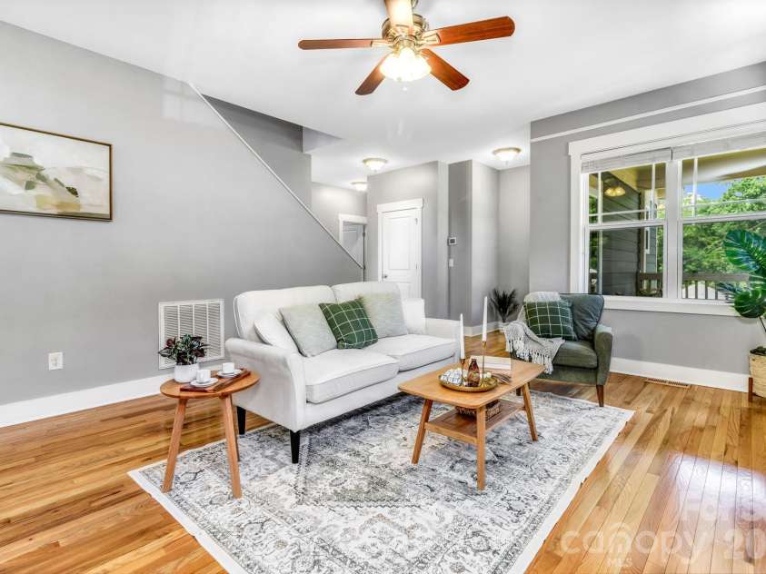 18 Byrdcliffe Lane, Asheville, NC 28805.  MLS# CAR4398976, YatesRealty ID 35744. 