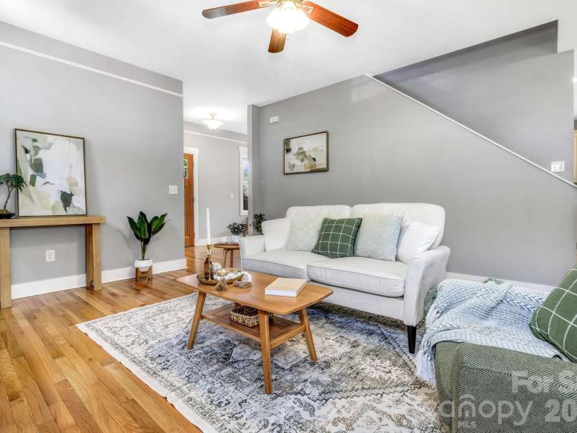 18 Byrdcliffe Lane, Asheville, NC 28805.  MLS# CAR4398976, YatesRealty ID 35744. 