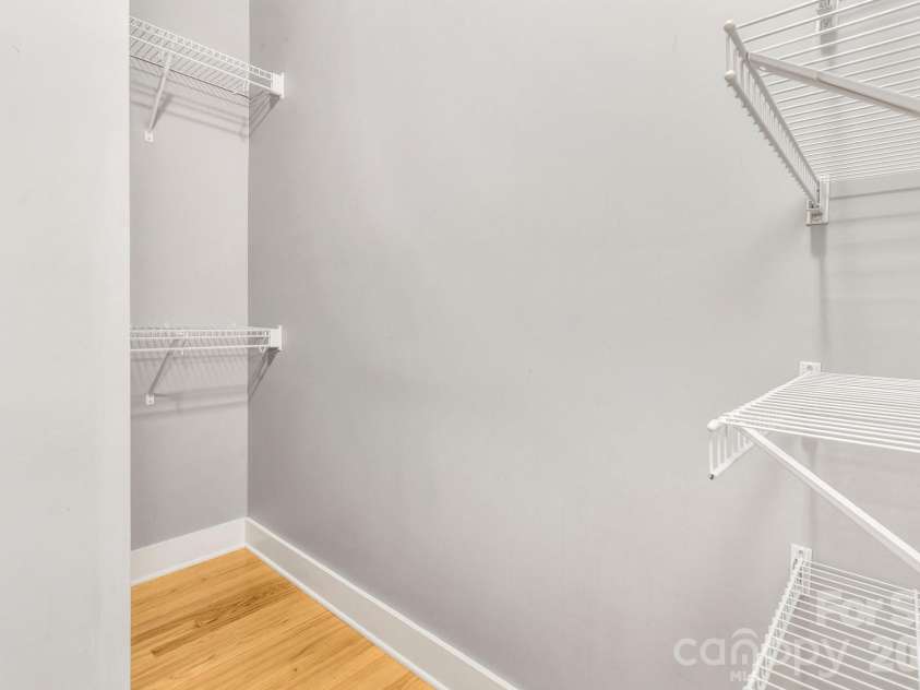 18 Byrdcliffe Lane, Asheville, NC 28805.  MLS# CAR4398976, YatesRealty ID 35744. 