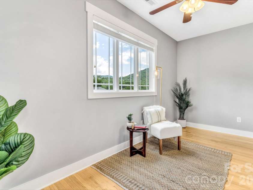 18 Byrdcliffe Lane, Asheville, NC 28805.  MLS# CAR4398976, YatesRealty ID 35744. 