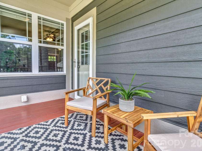 18 Byrdcliffe Lane, Asheville, NC 28805.  MLS# CAR4398976, YatesRealty ID 35744. 