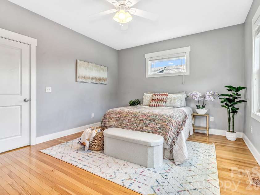 18 Byrdcliffe Lane, Asheville, NC 28805.  MLS# CAR4398976, YatesRealty ID 35744. Primary on main