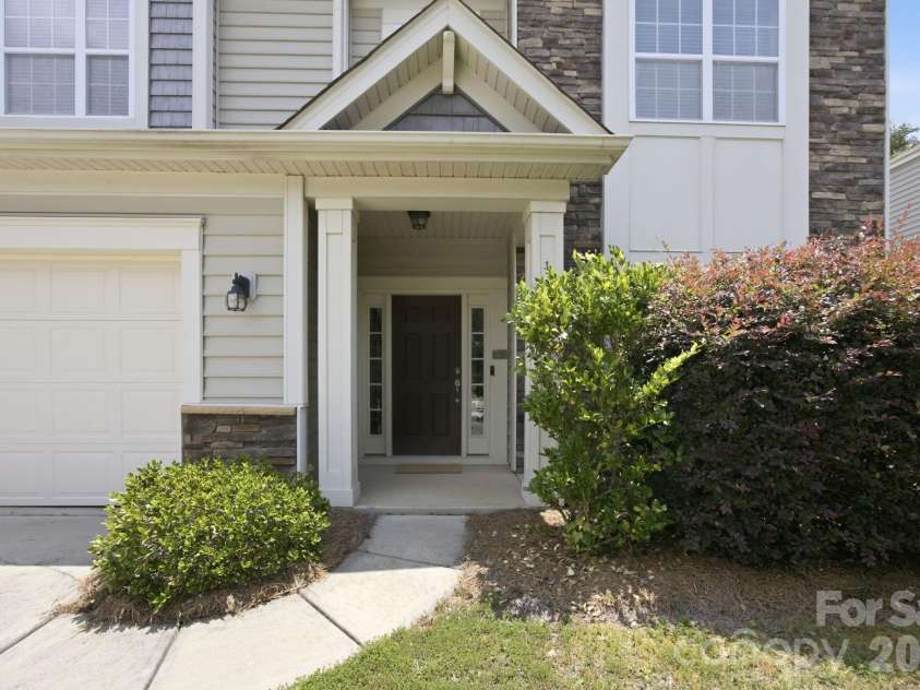 14711 Brannock Hills Drive, Charlotte, NC 28278.  MLS# CAR4396516, YatesRealty ID 35745. 