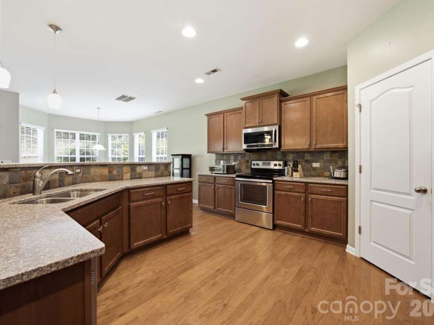 14711 Brannock Hills Drive, Charlotte, NC 28278.  MLS# CAR4396516, YatesRealty ID 35745. 