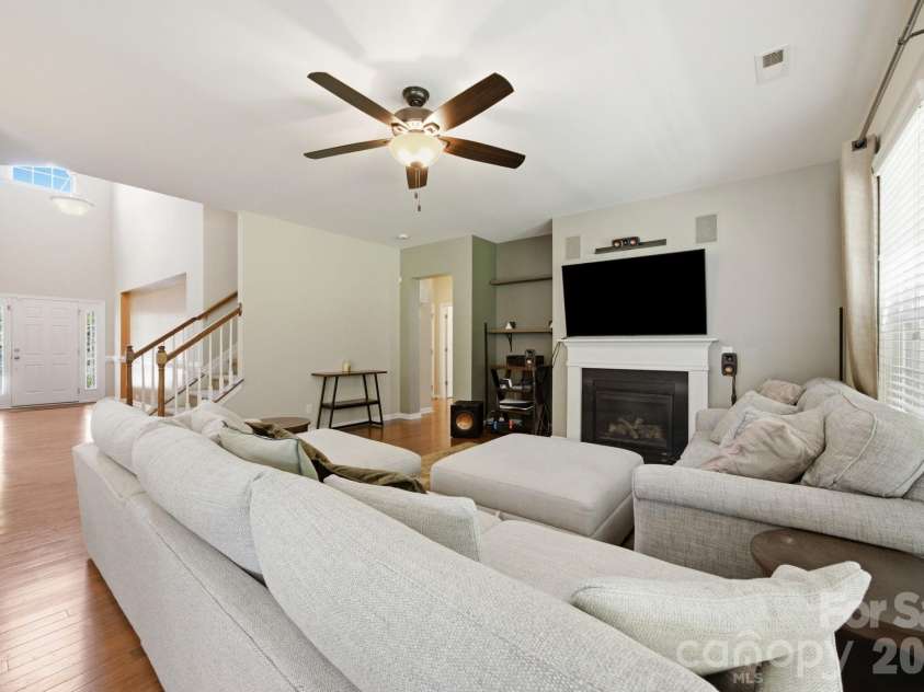 14711 Brannock Hills Drive, Charlotte, NC 28278.  MLS# CAR4396516, YatesRealty ID 35745. 