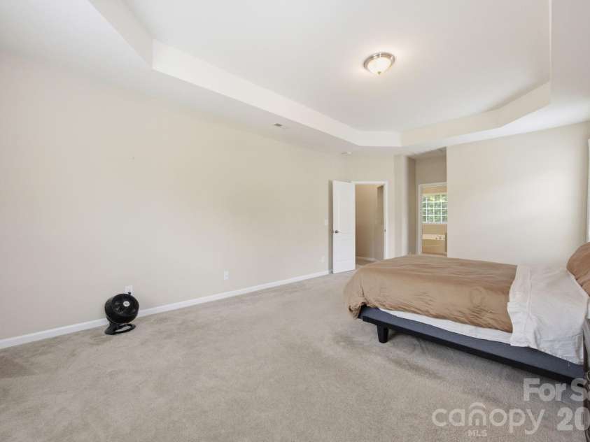 14711 Brannock Hills Drive, Charlotte, NC 28278.  MLS# CAR4396516, YatesRealty ID 35745. 