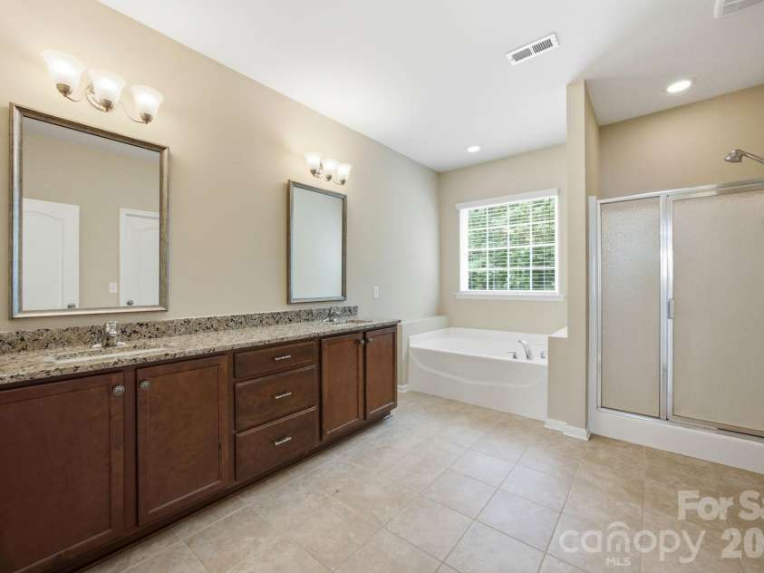 14711 Brannock Hills Drive, Charlotte, NC 28278.  MLS# CAR4396516, YatesRealty ID 35745. 