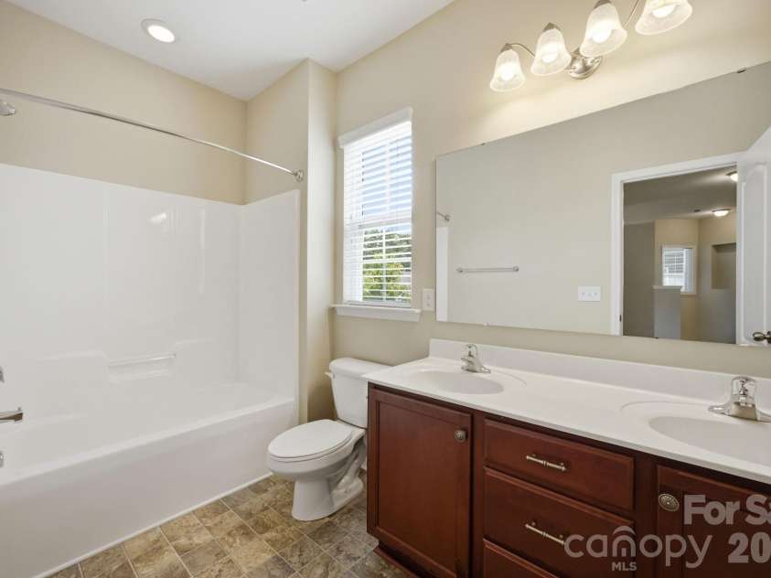 14711 Brannock Hills Drive, Charlotte, NC 28278.  MLS# CAR4396516, YatesRealty ID 35745. 