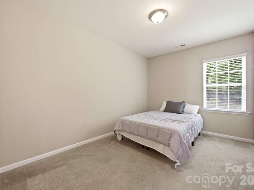 14711 Brannock Hills Drive, Charlotte, NC 28278.  MLS# CAR4396516, YatesRealty ID 35745. 