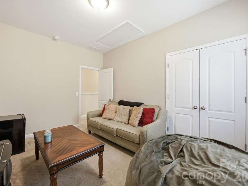 14711 Brannock Hills Drive, Charlotte, NC 28278.  MLS# CAR4396516, YatesRealty ID 35745. 