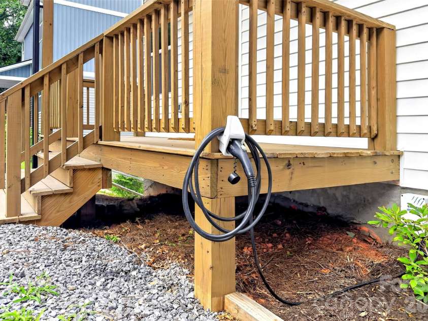 88 Walker Street, Black Mountain, NC 28711.  MLS# CAR4393259, YatesRealty ID 35747. EV Charger