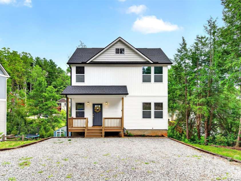 88 Walker Street, Black Mountain, NC 28711.  MLS# CAR4393259, YatesRealty ID 35747. Front of Home