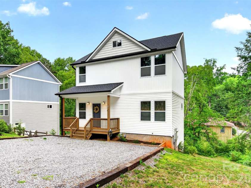 88 Walker Street, Black Mountain, NC 28711.  MLS# CAR4393259, YatesRealty ID 35747. Front of home