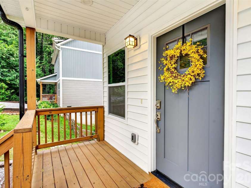 88 Walker Street, Black Mountain, NC 28711.  MLS# CAR4393259, YatesRealty ID 35747. Front Porch