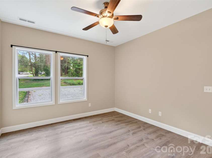 88 Walker Street, Black Mountain, NC 28711.  MLS# CAR4393259, YatesRealty ID 35747. Primary on Main Level