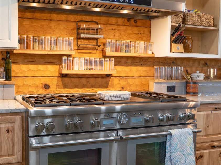 4885 Grandin Road, Lenoir, NC 28645.  MLS# CAR4346888, YatesRealty ID 35749. Professional chef's kitchen