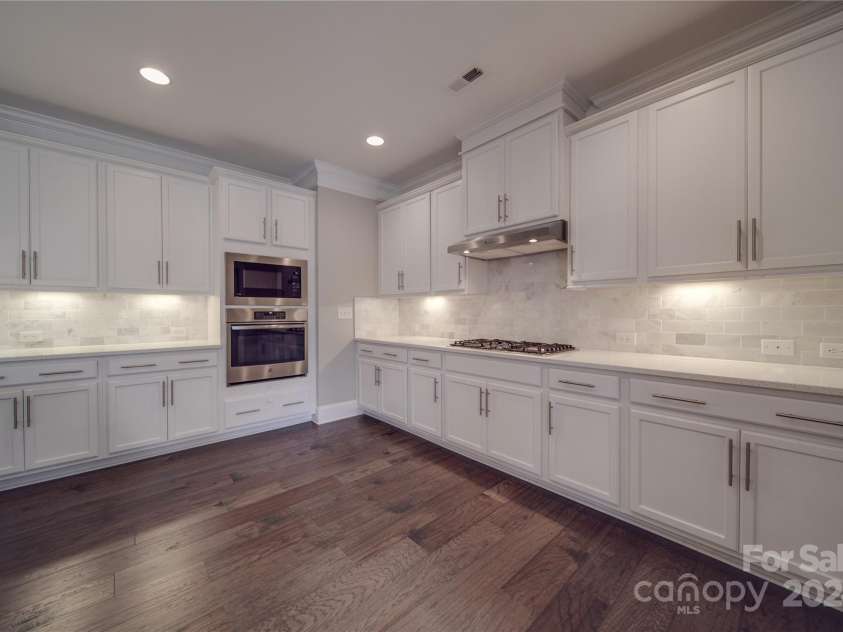 10881 Greenvale Drive, Harrisburg, NC 28075.  MLS# CAR4196765, YatesRealty ID 3575. Kitchen