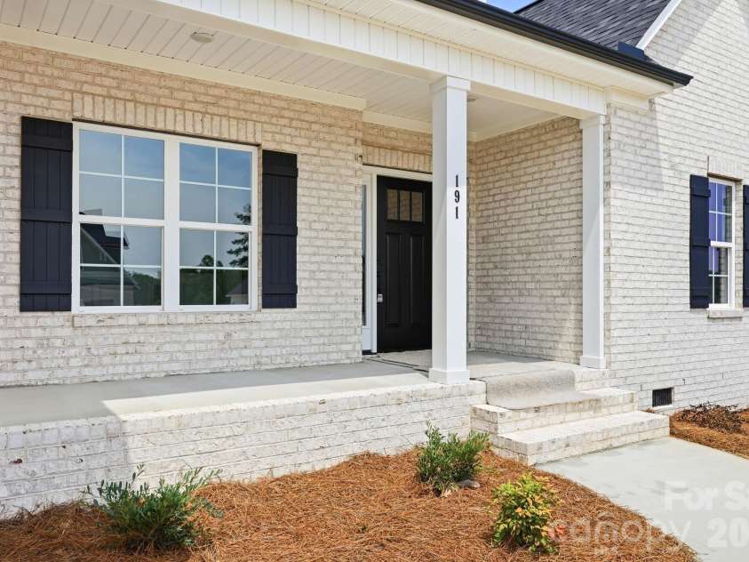 191 Cool Run, Lexington, NC 27295.  MLS# CAR4351307, YatesRealty ID 3575. 