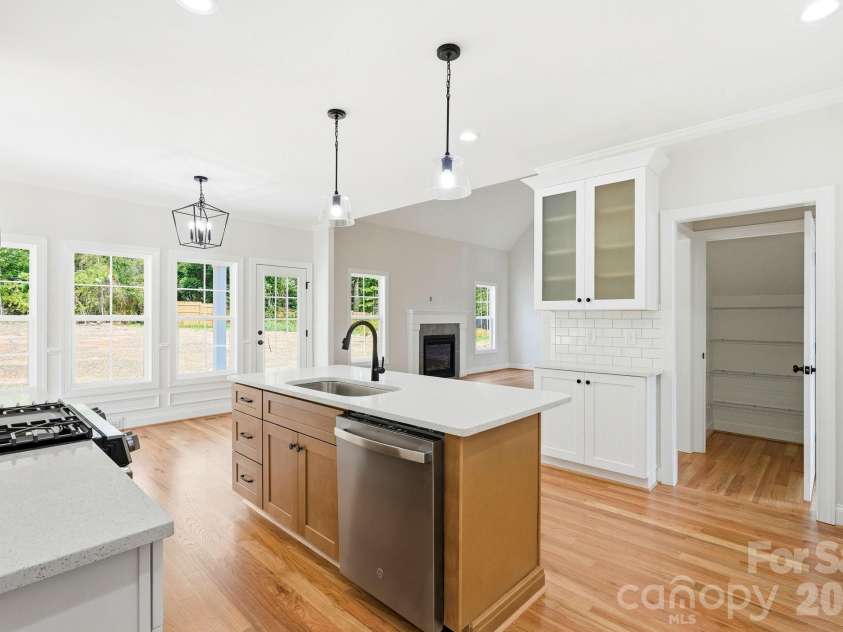 191 Cool Run, Lexington, NC 27295.  MLS# CAR4351307, YatesRealty ID 3575. 