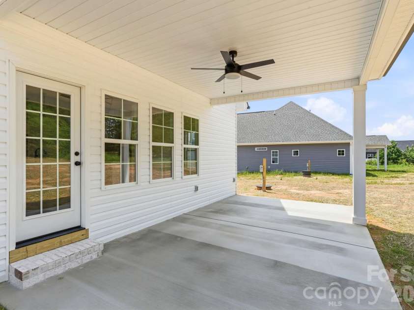 191 Cool Run, Lexington, NC 27295.  MLS# CAR4351307, YatesRealty ID 3575. 