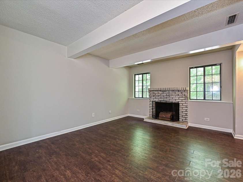 9111 Sharonbrook Drive, Charlotte, NC 28210.  MLS# CAR4401019, YatesRealty ID 35752. 