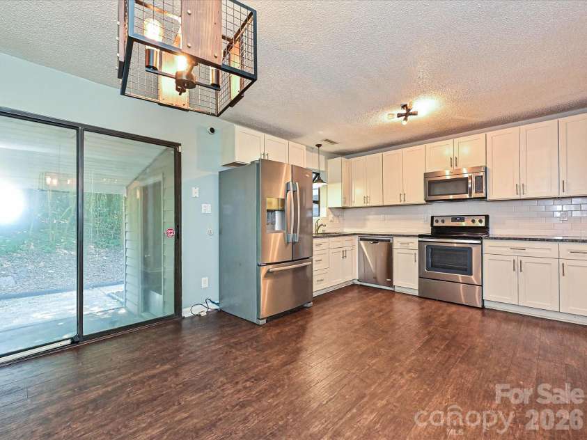 9111 Sharonbrook Drive, Charlotte, NC 28210.  MLS# CAR4401019, YatesRealty ID 35752. 