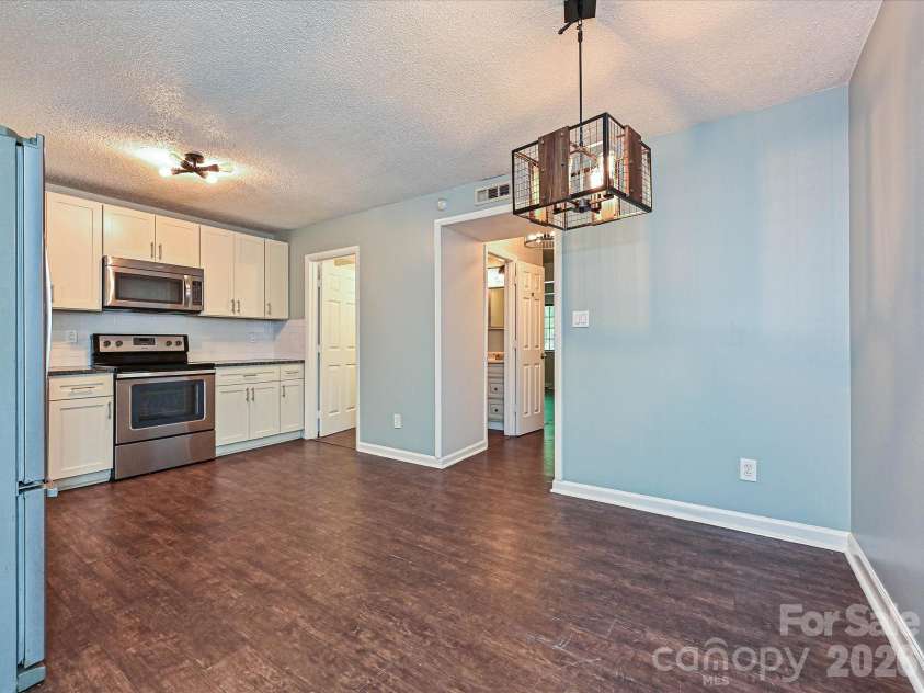 9111 Sharonbrook Drive, Charlotte, NC 28210.  MLS# CAR4401019, YatesRealty ID 35752. 