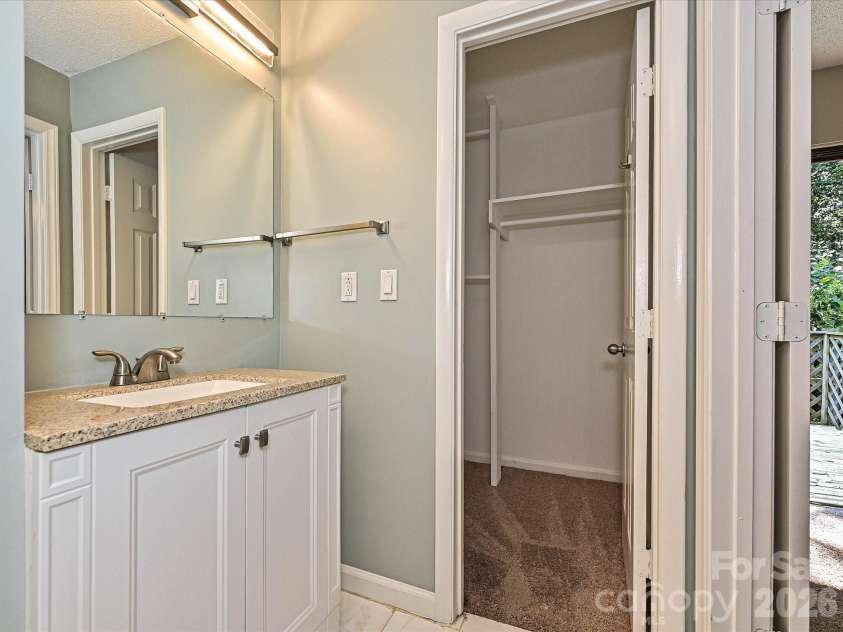 9111 Sharonbrook Drive, Charlotte, NC 28210.  MLS# CAR4401019, YatesRealty ID 35752. 