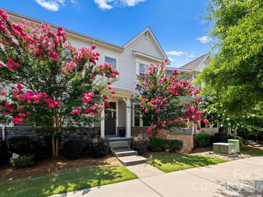9432 Ainslie Downs Street, Charlotte, NC 28273.  MLS# CAR4401324, YatesRealty ID 35753. 