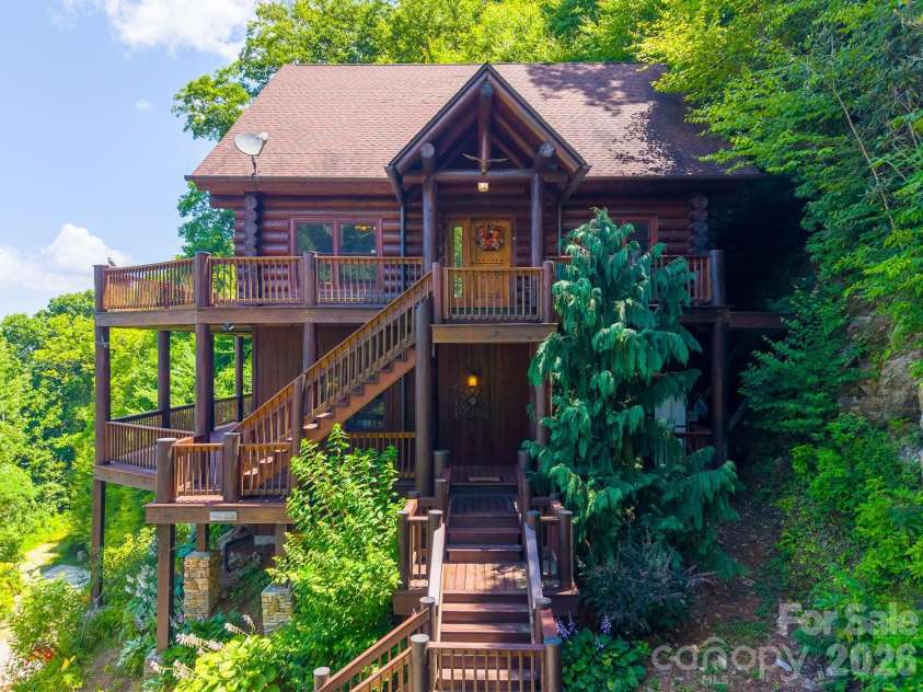 92 Falcons Peak Lane, Whittier, NC 28789.  MLS# CAR4401062, YatesRealty ID 35755. 