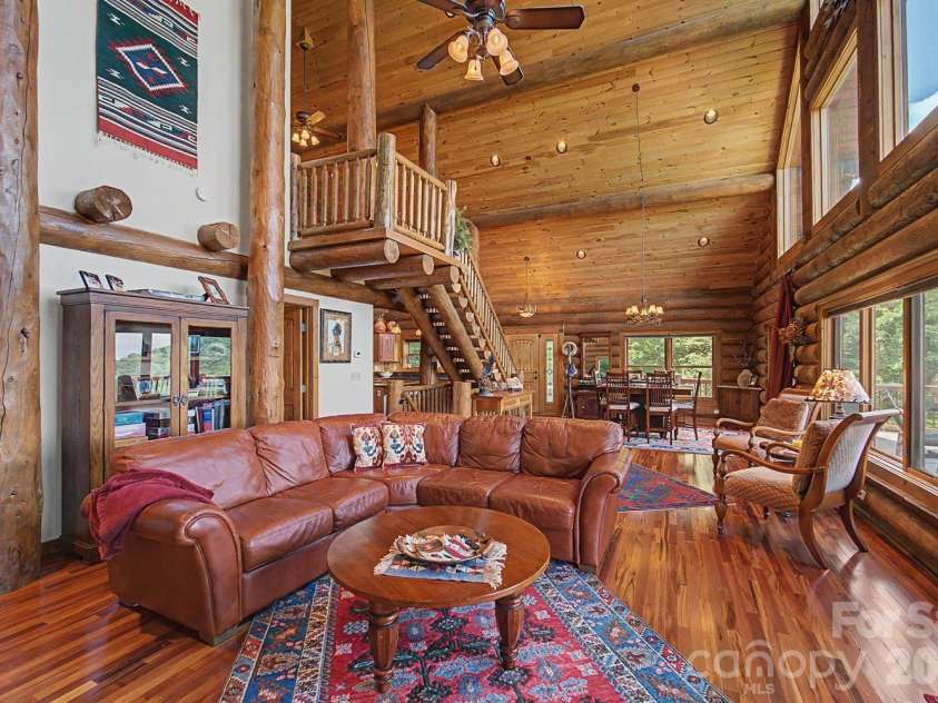 92 Falcons Peak Lane, Whittier, NC 28789.  MLS# CAR4401062, YatesRealty ID 35755. 