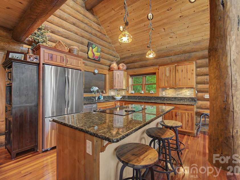 92 Falcons Peak Lane, Whittier, NC 28789.  MLS# CAR4401062, YatesRealty ID 35755. 