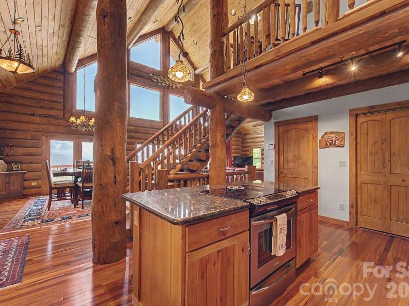 92 Falcons Peak Lane, Whittier, NC 28789.  MLS# CAR4401062, YatesRealty ID 35755. 