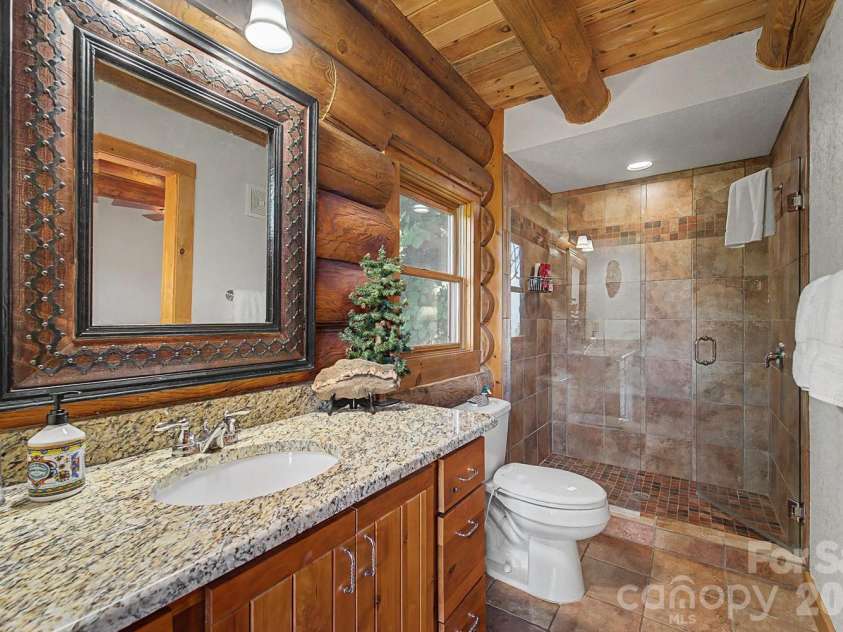 92 Falcons Peak Lane, Whittier, NC 28789.  MLS# CAR4401062, YatesRealty ID 35755. 