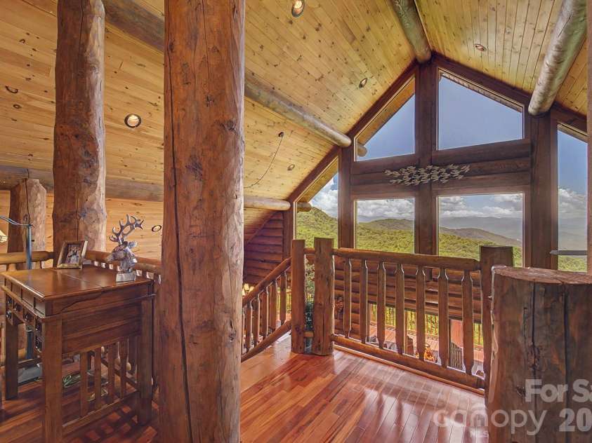 92 Falcons Peak Lane, Whittier, NC 28789.  MLS# CAR4401062, YatesRealty ID 35755. 