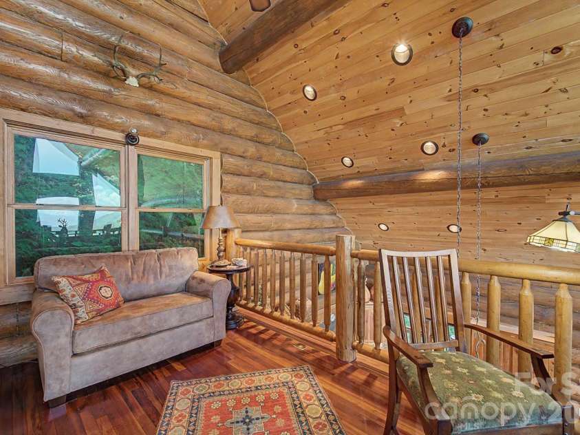 92 Falcons Peak Lane, Whittier, NC 28789.  MLS# CAR4401062, YatesRealty ID 35755. 
