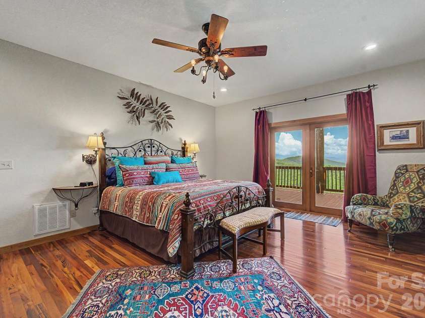 92 Falcons Peak Lane, Whittier, NC 28789.  MLS# CAR4401062, YatesRealty ID 35755. 
